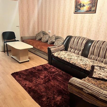 Ореховая Горка Апартаменты С Балконом И Лифтом Narwa Zewnętrze zdjęcie