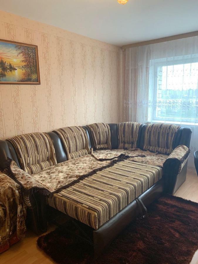 Ореховая Горка Апартаменты С Балконом И Лифтом Narwa Zewnętrze zdjęcie