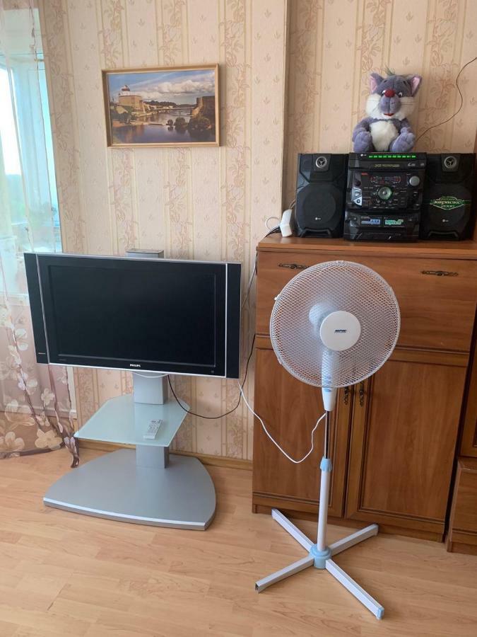 Ореховая Горка Апартаменты С Балконом И Лифтом Narwa Zewnętrze zdjęcie